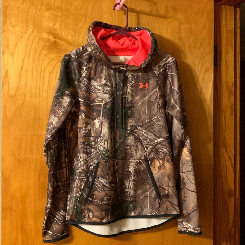 Camo Under Armour hoodie